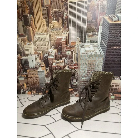 Dr Martens Stratford Women's Fold Down Boot Brown Leopard bootie size 6 - Picture 1 of 9